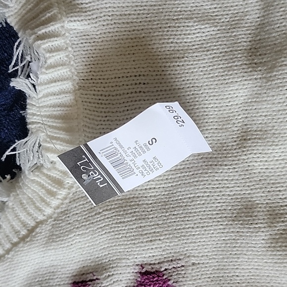 Sweater - Picture 2 of 2